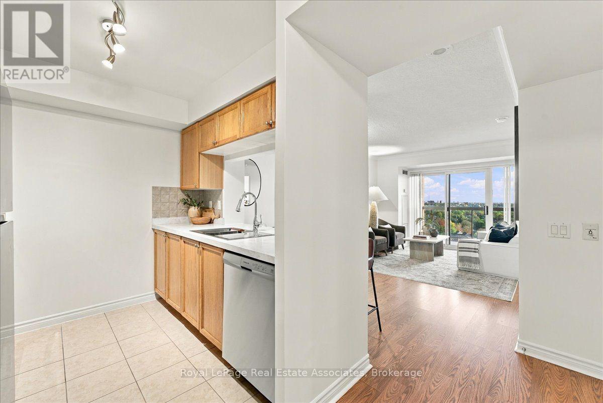 1322 - 18 Mondeo Drive, Toronto, Ontario  M1P 5C8 - Photo 7 - E14109336