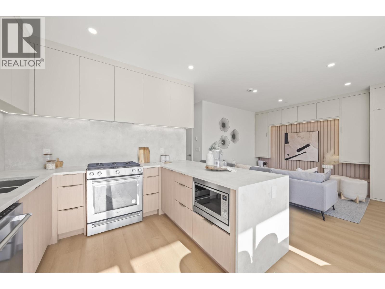 1 3623 Triumph Street, Vancouver, British Columbia  V5K 1V4 - Photo 11 - R3177983