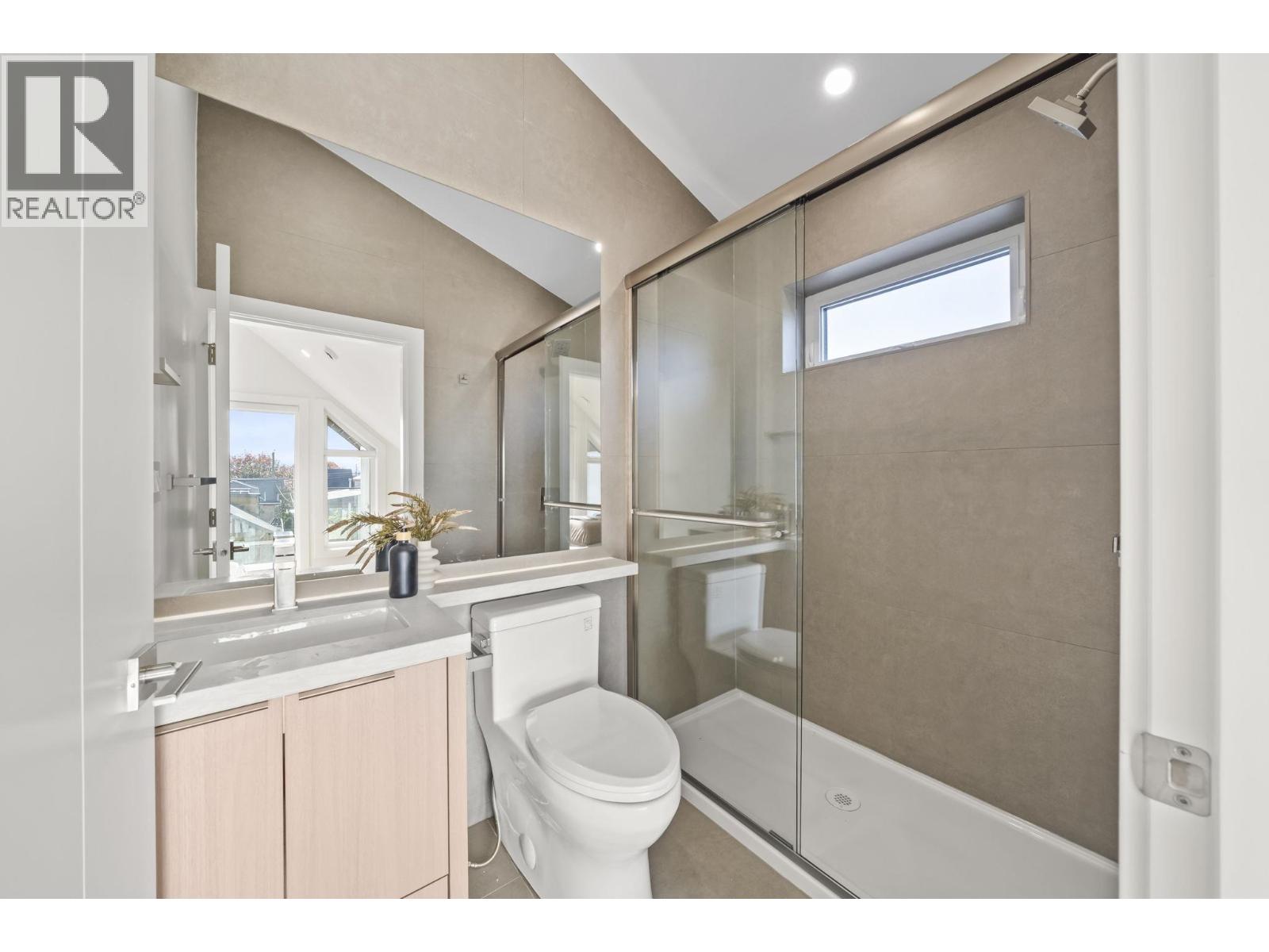 1 3623 Triumph Street, Vancouver, British Columbia  V5K 1V4 - Photo 32 - R3177983