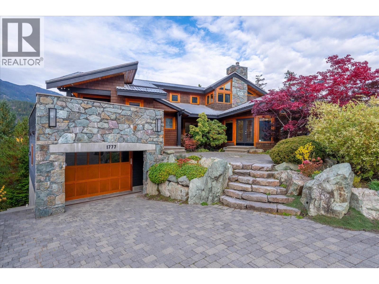 1777 PINEWOOD DRIVE, Pemberton, British Columbia