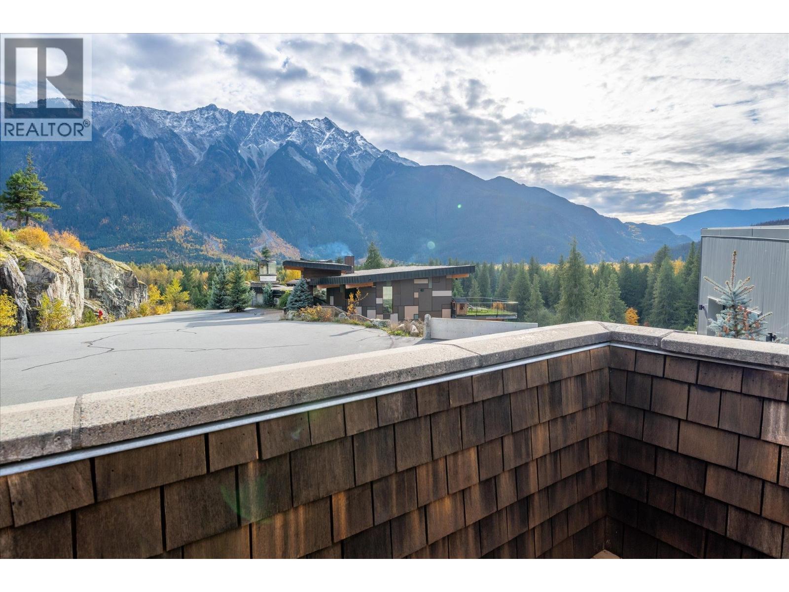 1777 Pinewood Drive, Pemberton, British Columbia  V0N 2L3 - Photo 18 - R3177988