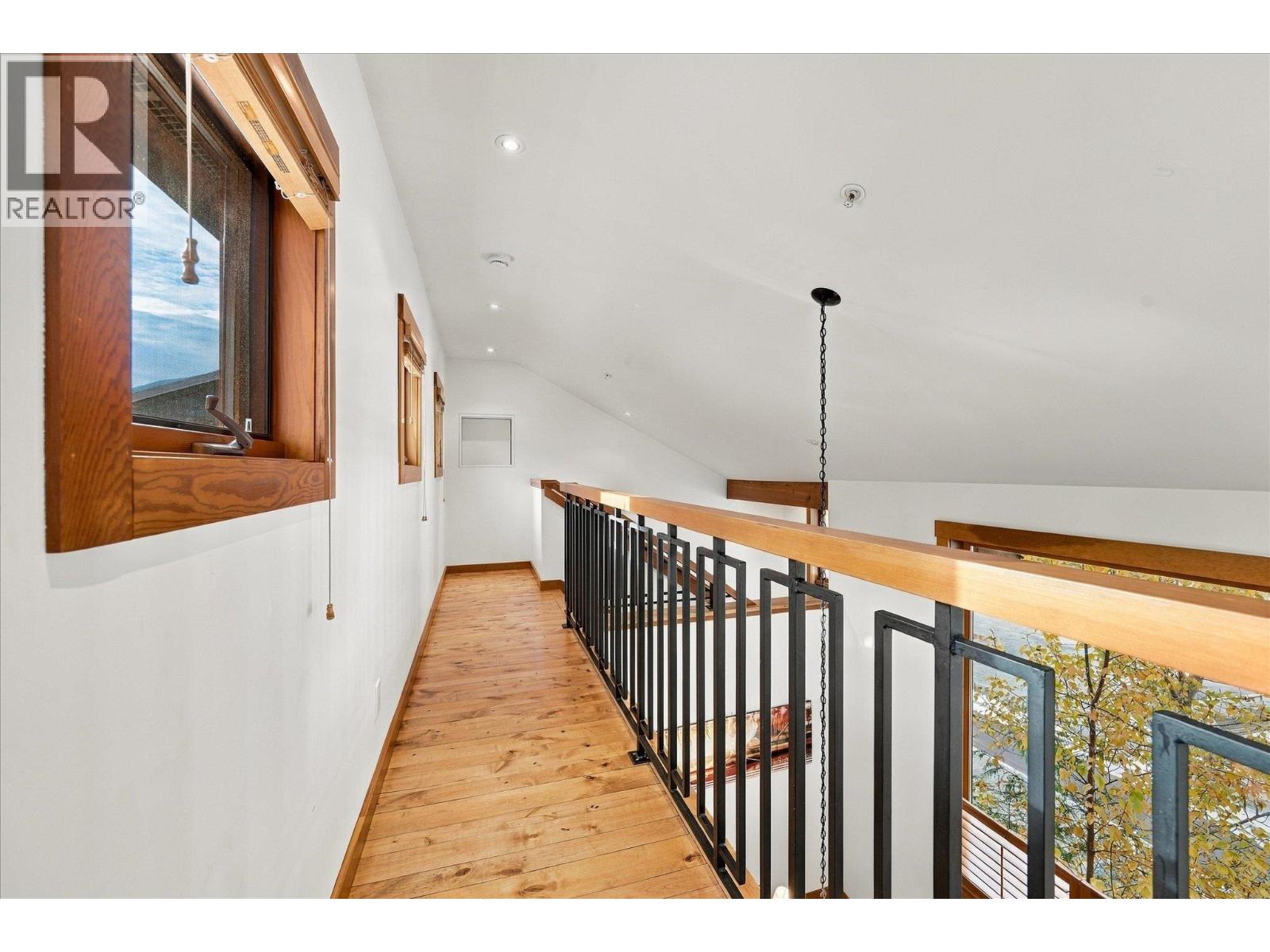 1777 Pinewood Drive, Pemberton, British Columbia  V0N 2L3 - Photo 23 - R3177988