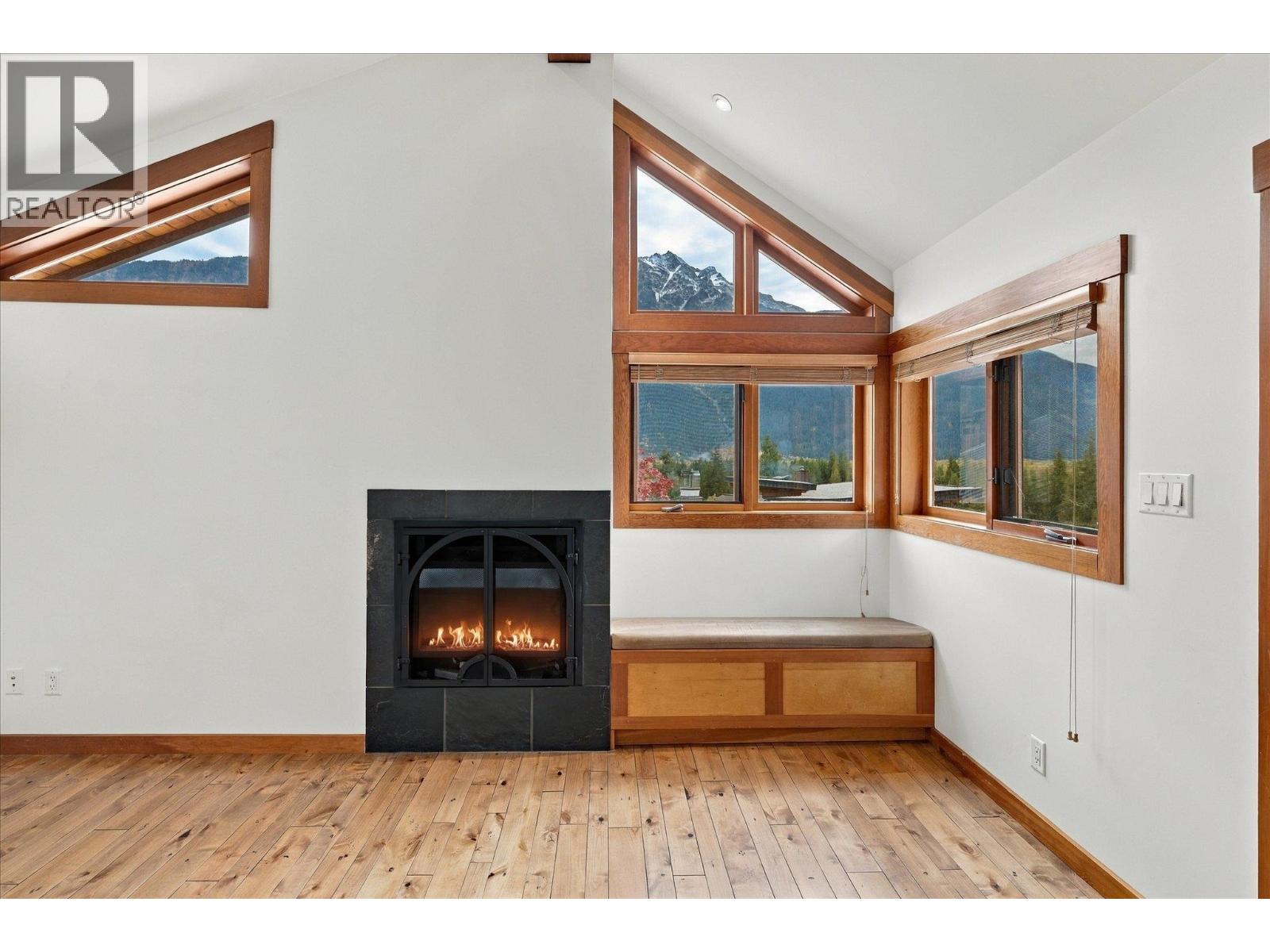 1777 Pinewood Drive, Pemberton, British Columbia  V0N 2L3 - Photo 25 - R3177988