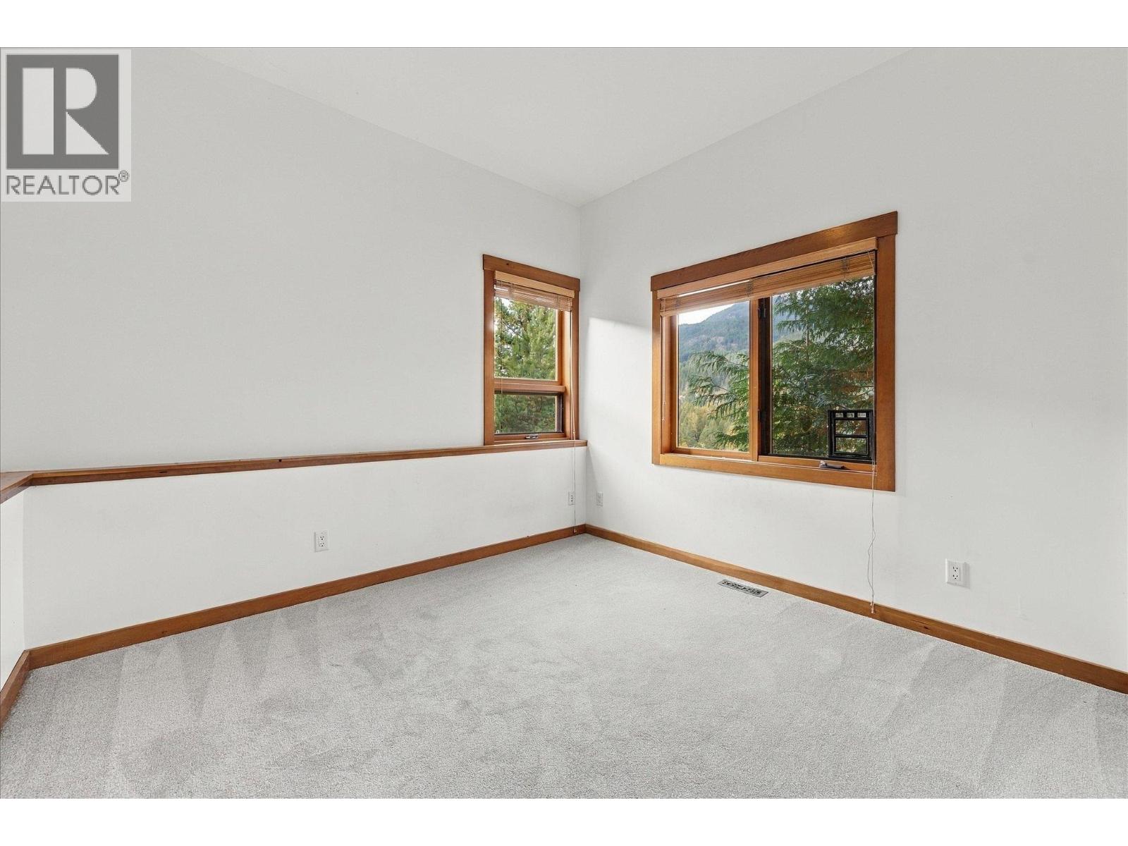 1777 Pinewood Drive, Pemberton, British Columbia  V0N 2L3 - Photo 31 - R3177988