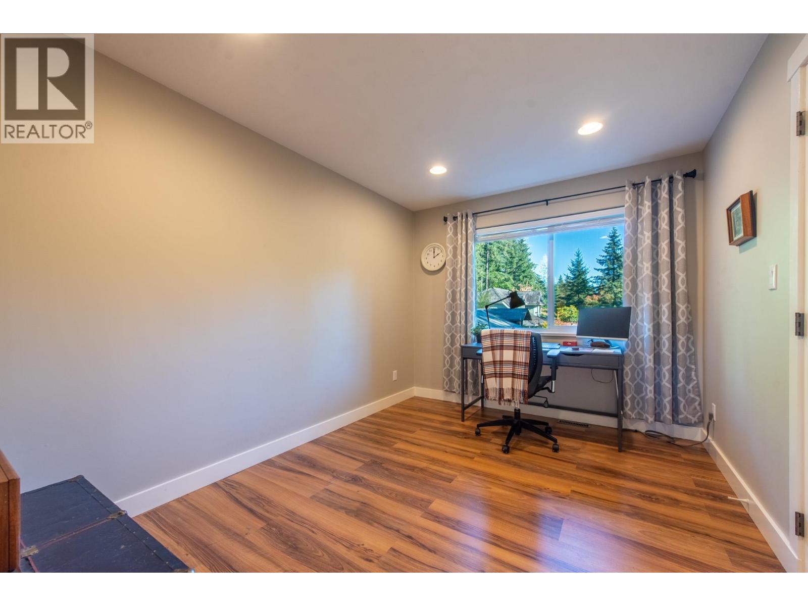 574 Veterans Road, Gibsons, British Columbia  V0N 1V4 - Photo 27 - R3177993