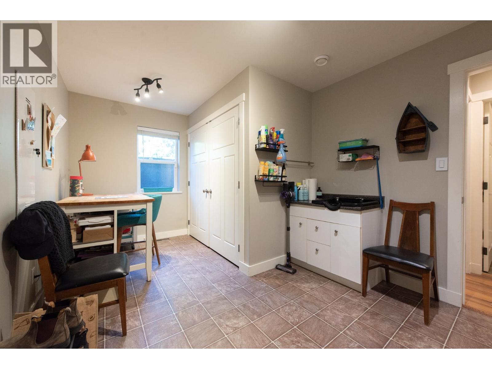 574 Veterans Road, Gibsons, British Columbia  V0N 1V4 - Photo 30 - R3177993