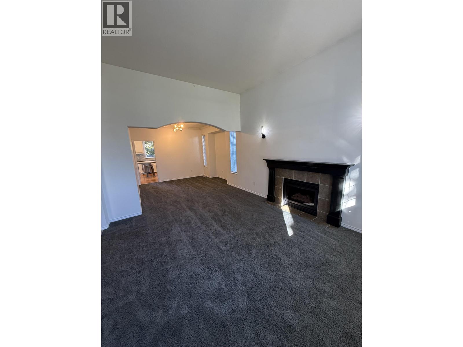 1253 FLETCHER WAY