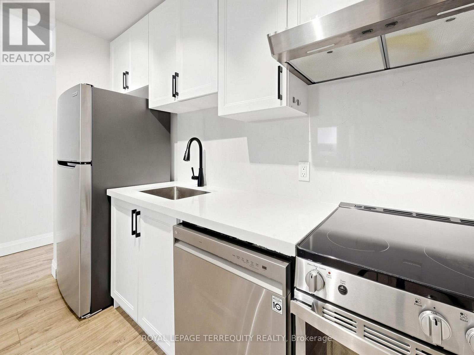 1 - 41 Summerhill Avenue, Toronto, Ontario  M4T 1A9 - Photo 17 - C14105842