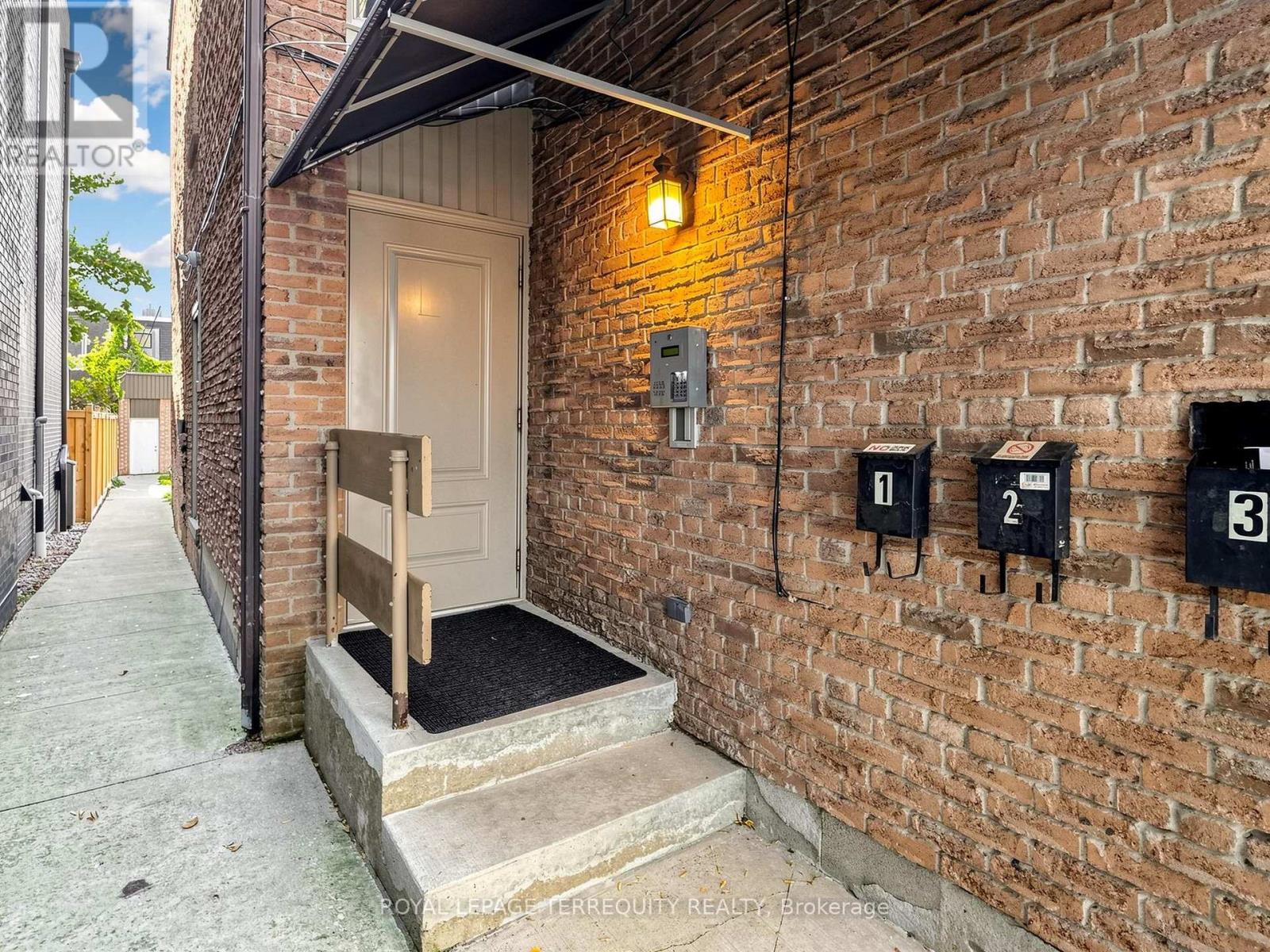 1 - 41 Summerhill Avenue, Toronto, Ontario  M4T 1A9 - Photo 6 - C14105842