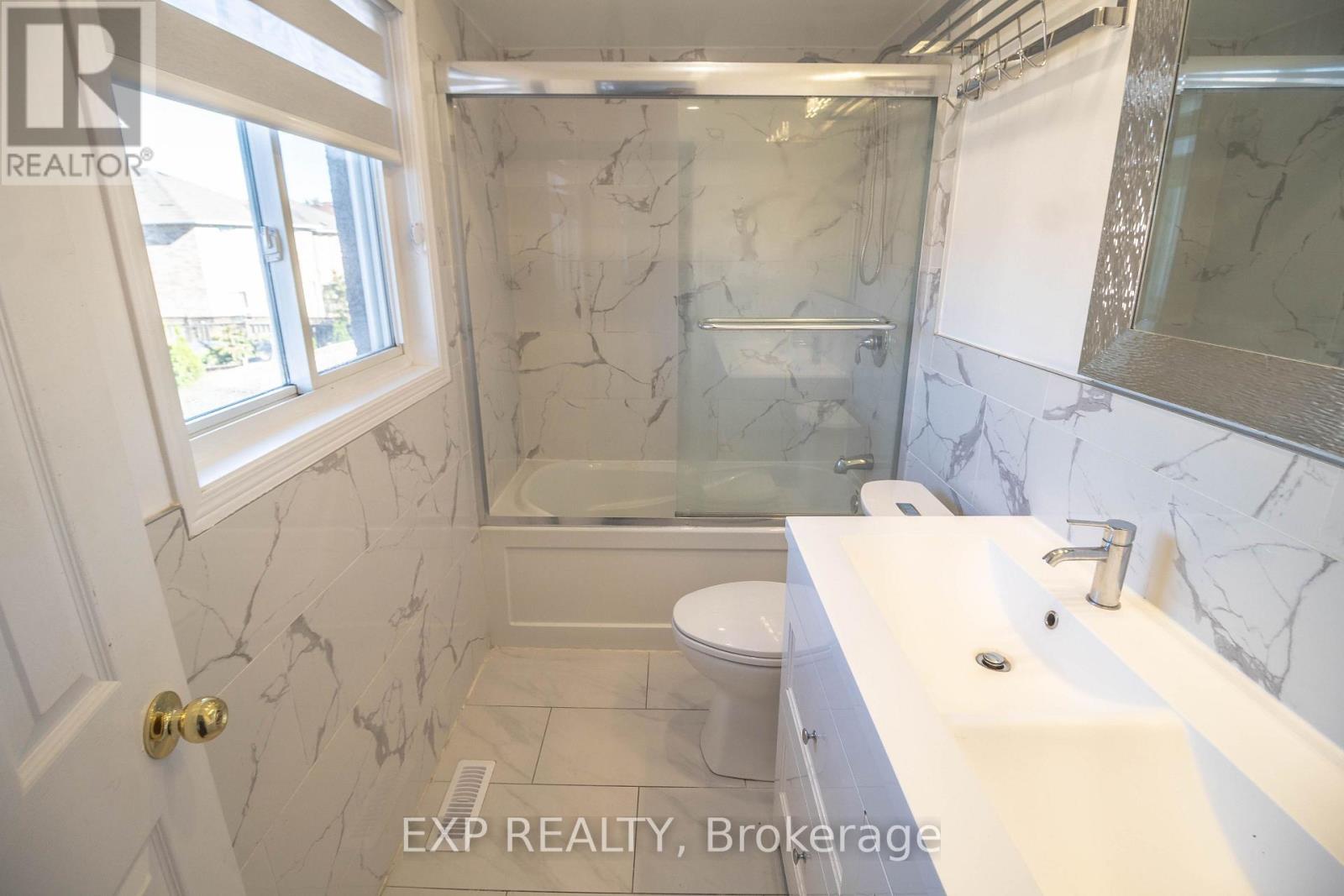 43 Luella Crescent, Brampton (Fletcher's Meadow), Ontario  L7A 3H8 - Photo 13 - W14109326