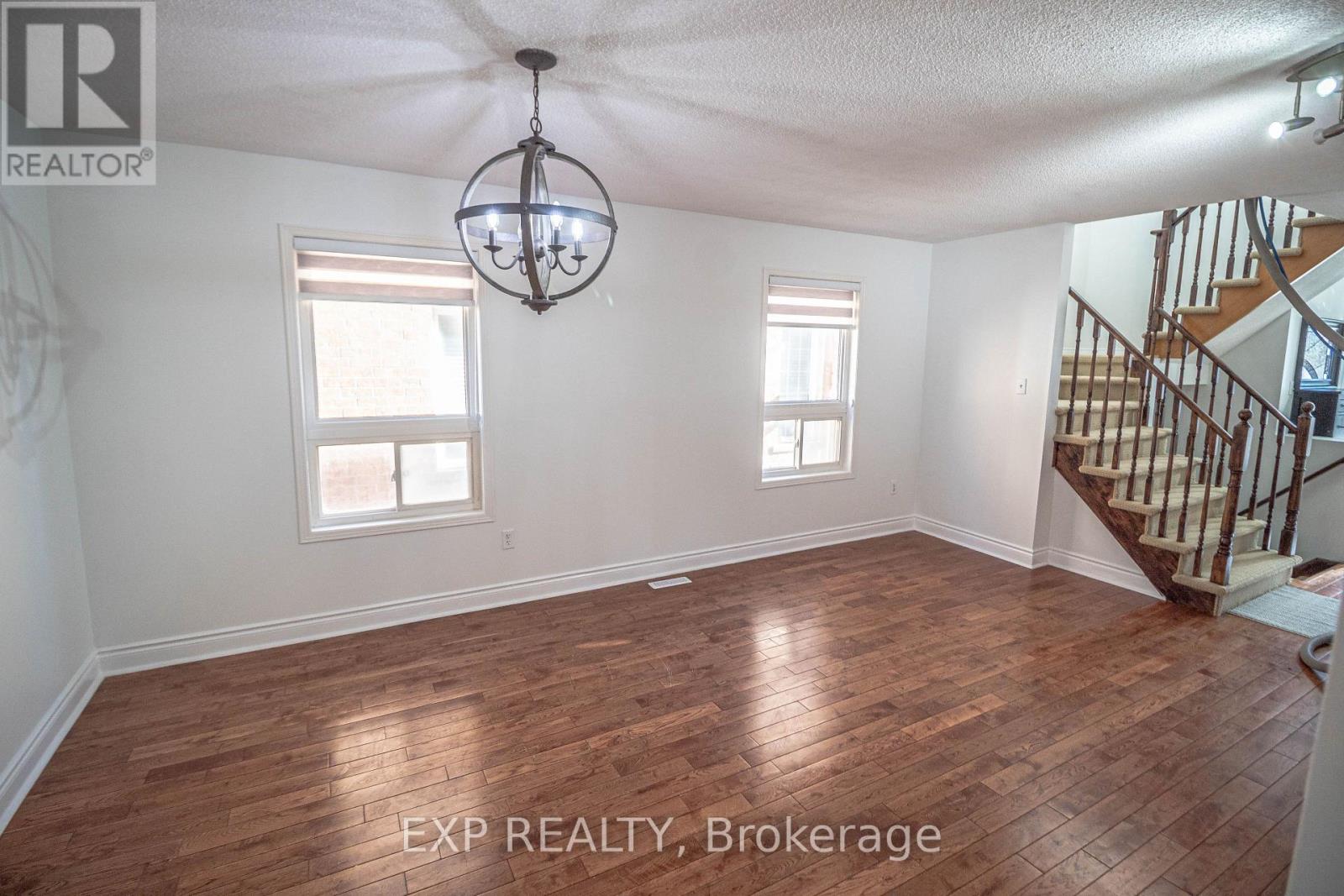 43 Luella Crescent, Brampton (Fletcher's Meadow), Ontario  L7A 3H8 - Photo 3 - W14109326
