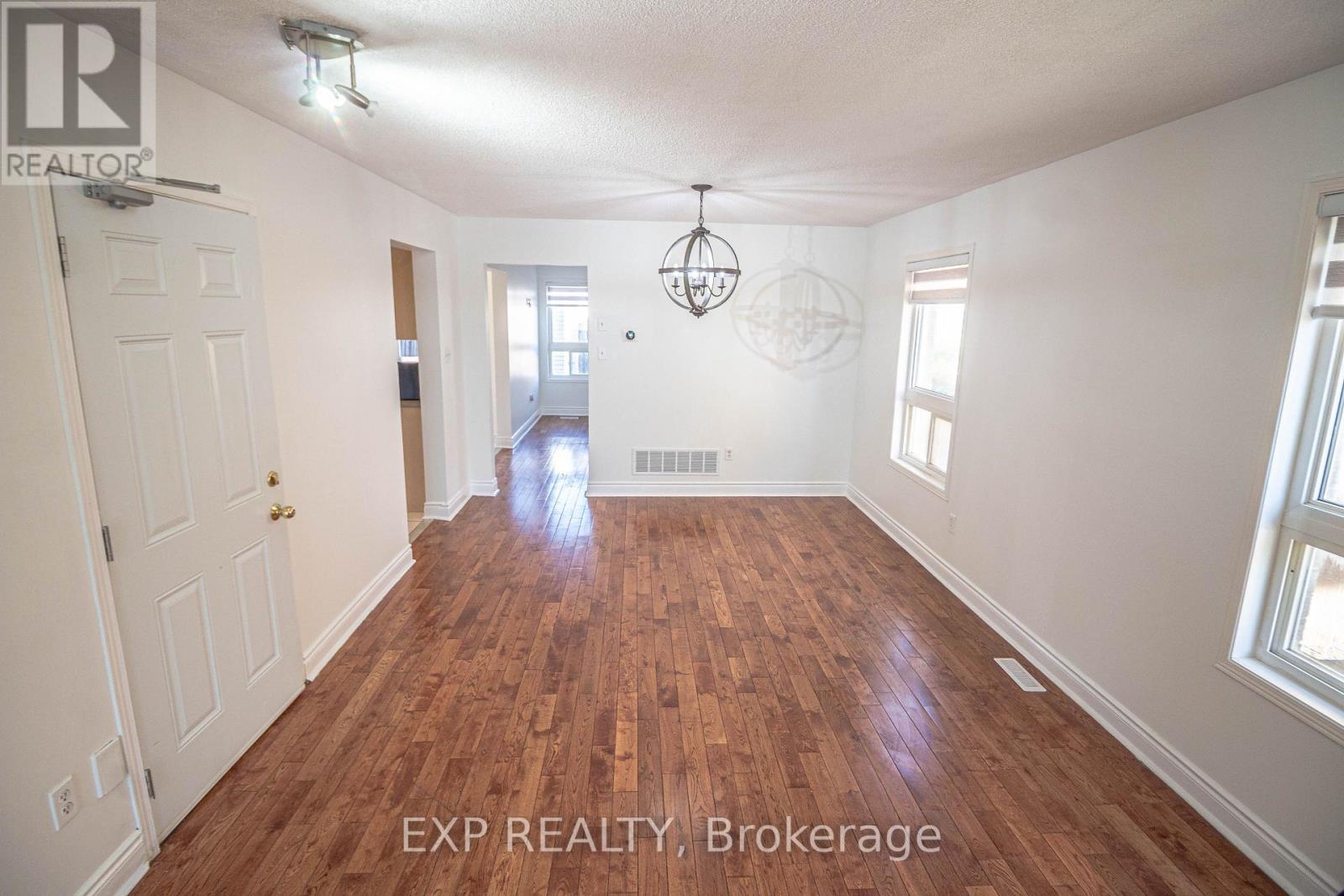 43 Luella Crescent, Brampton (Fletcher's Meadow), Ontario  L7A 3H8 - Photo 4 - W14109326