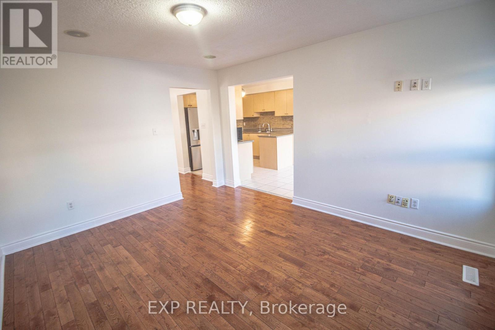 43 Luella Crescent, Brampton (Fletcher's Meadow), Ontario  L7A 3H8 - Photo 7 - W14109326