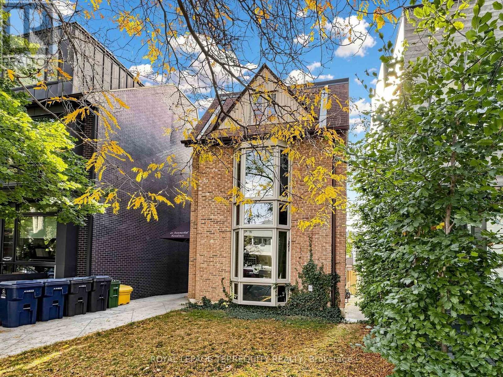 3 - 41 Summerhill Avenue, Toronto, Ontario  M4T 1A9 - Photo 2 - C14105894