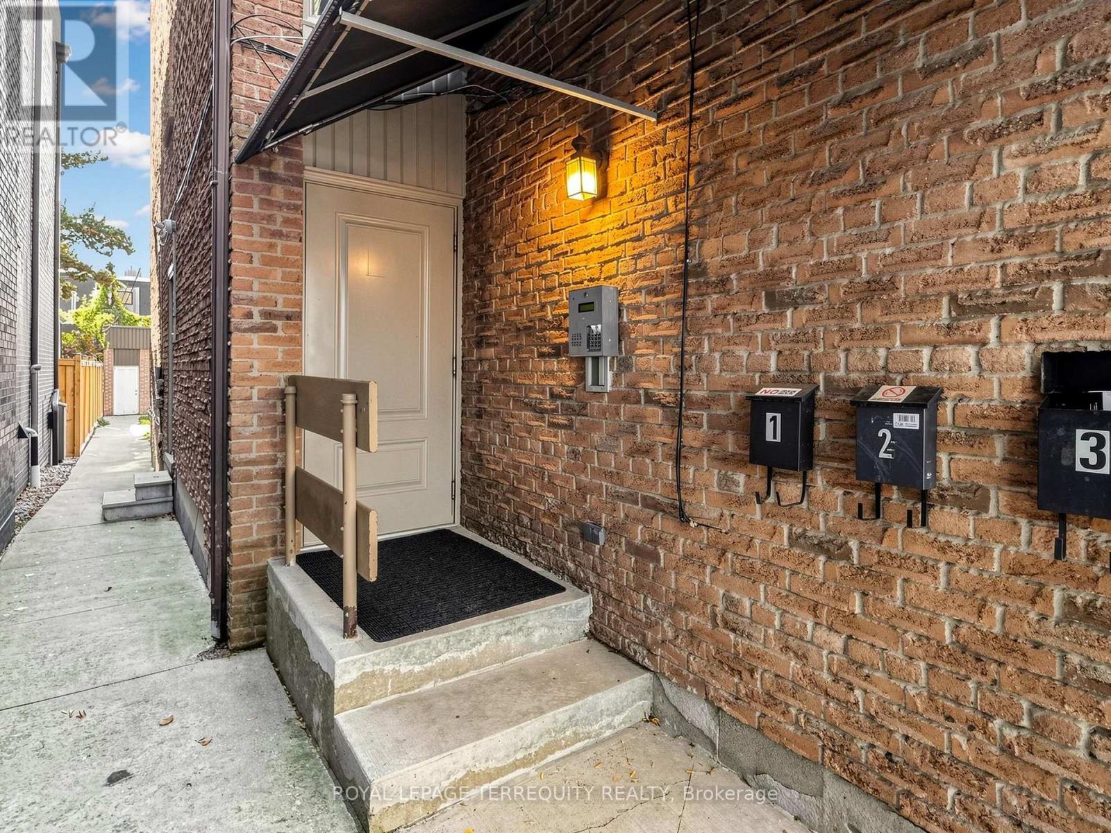 3 - 41 Summerhill Avenue, Toronto, Ontario  M4T 1A9 - Photo 6 - C14105894