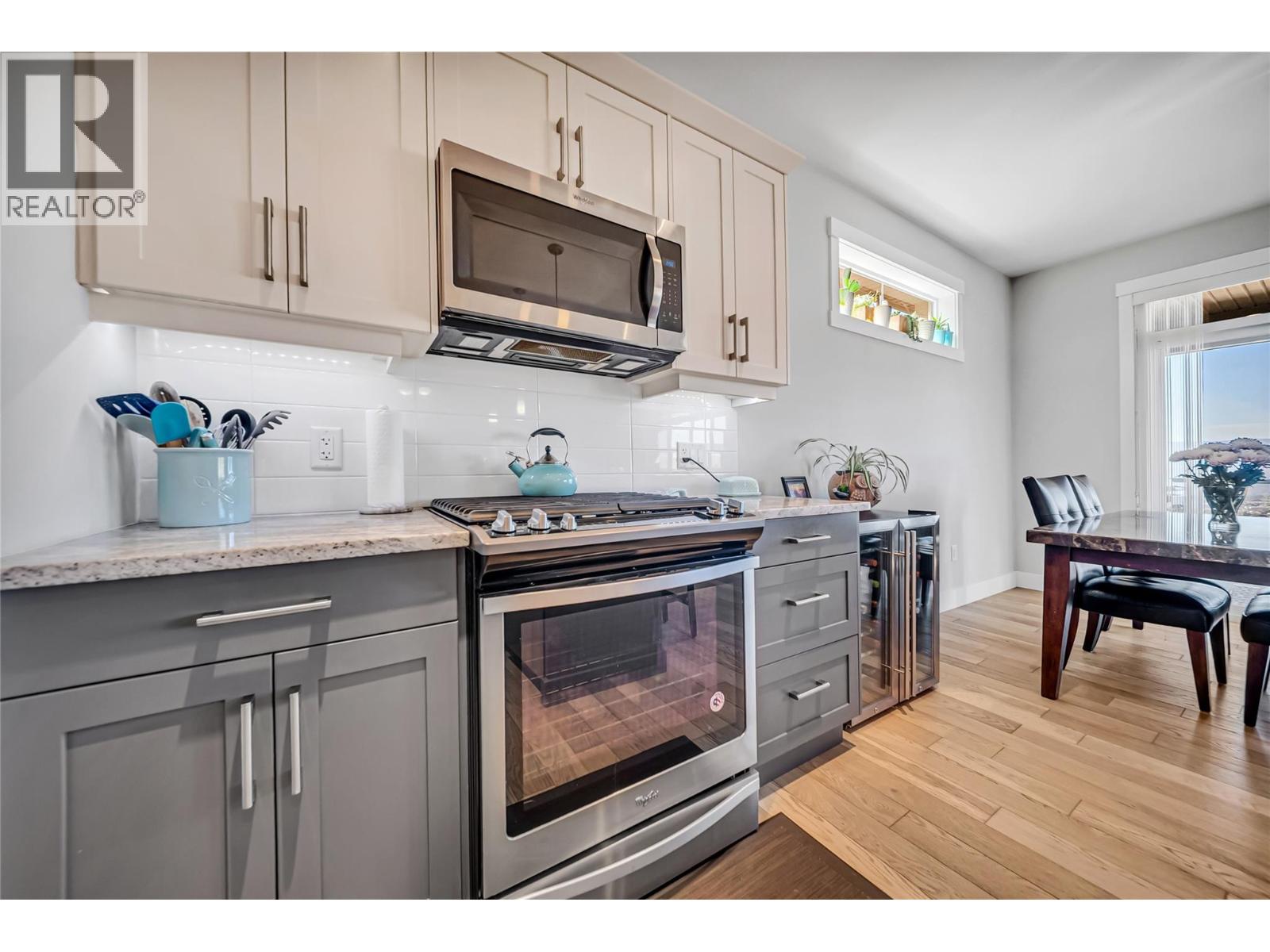 2345 Spring Lane, Kelowna, British Columbia  V1P 1T8 - Photo 10 - 10403492