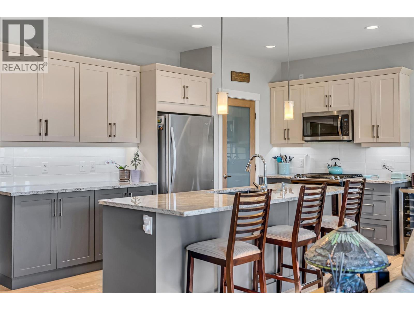 2345 Spring Lane, Kelowna, British Columbia  V1P 1T8 - Photo 8 - 10403492