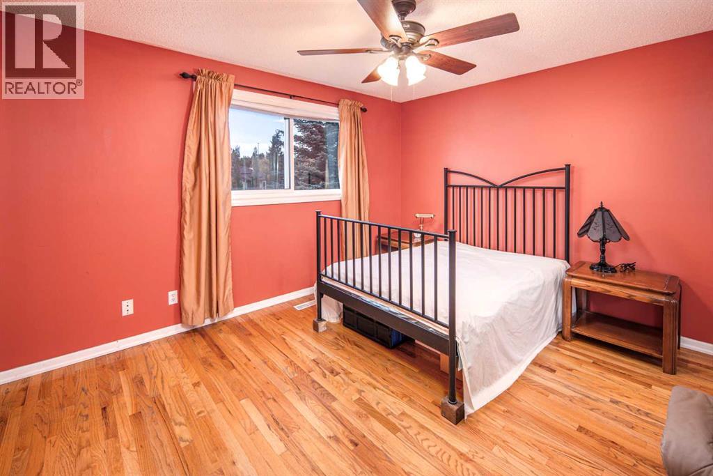 28 Hawkcliff Place NW, Calgary, Alberta  T3G 2S2 - Photo 10 - A2351020