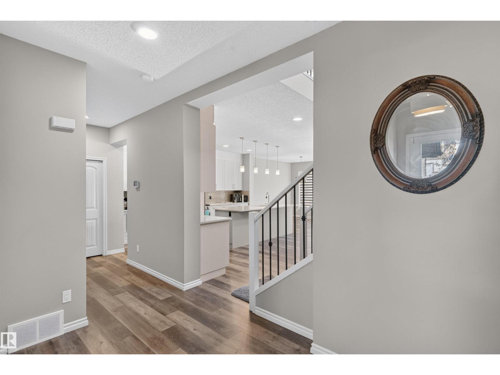 435 41 AV NW