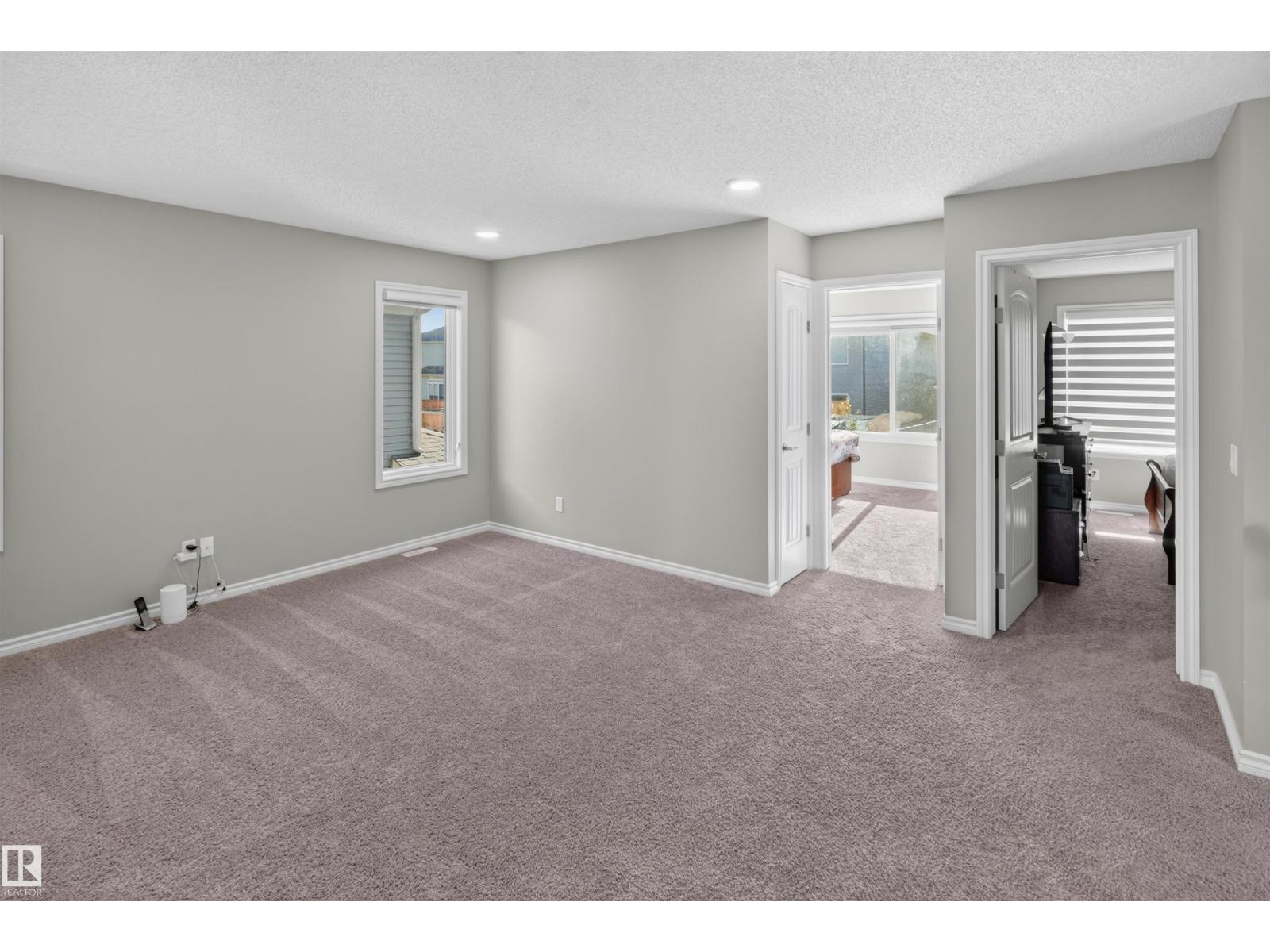 435 41 AV NW