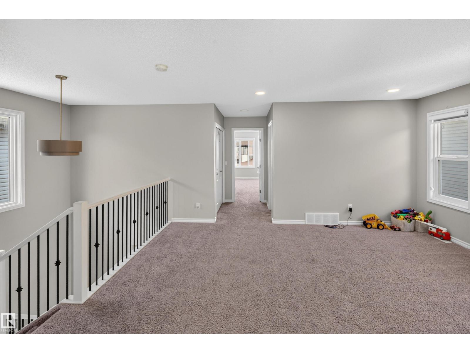 435 41 AV NW