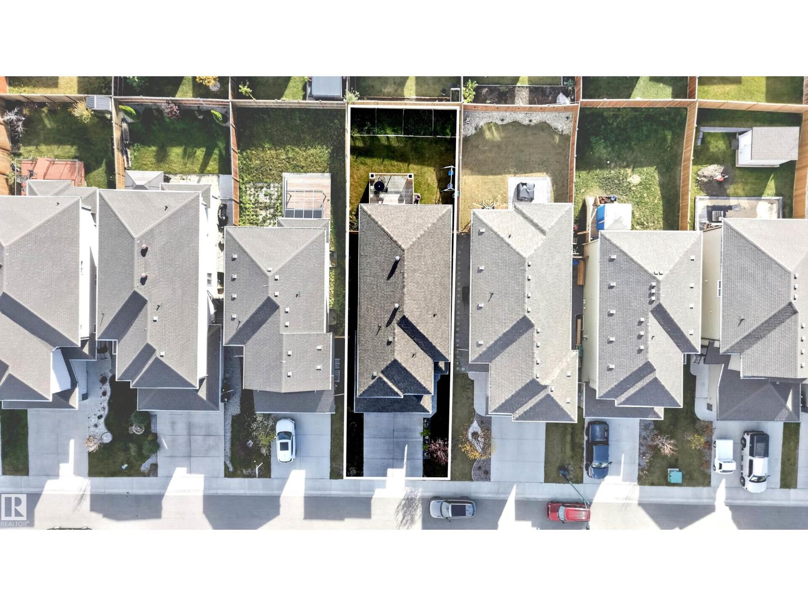 435 41 AV NW