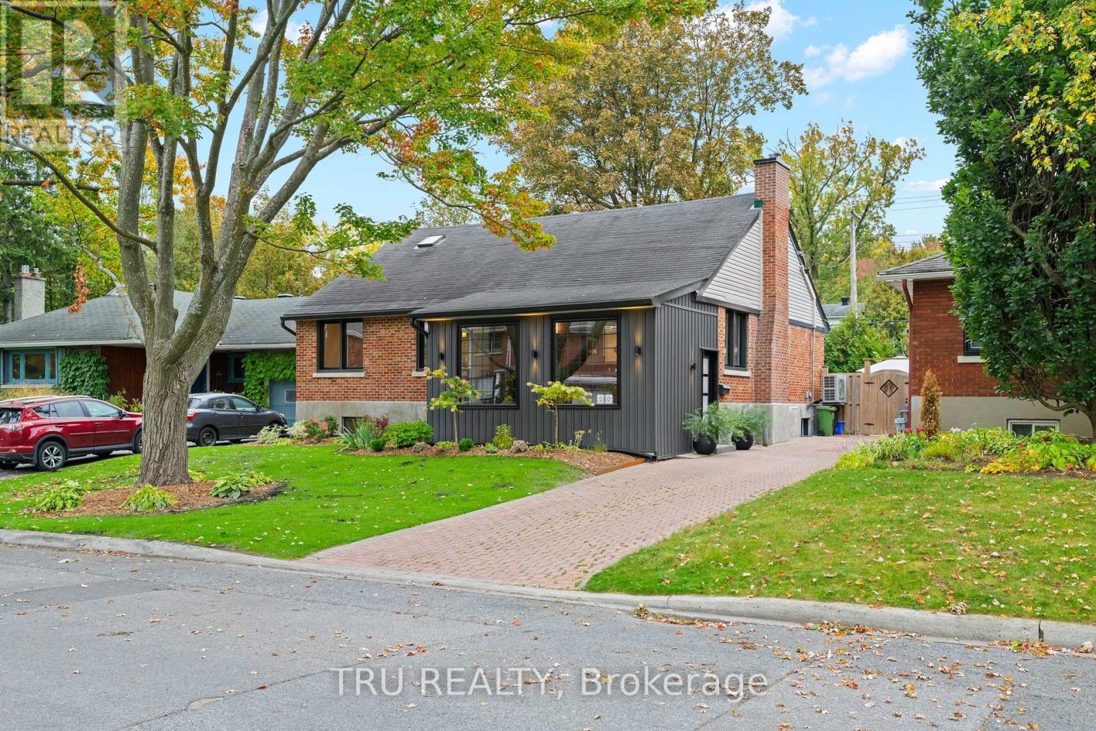 2110 Honeywell Avenue, Ottawa, Ontario