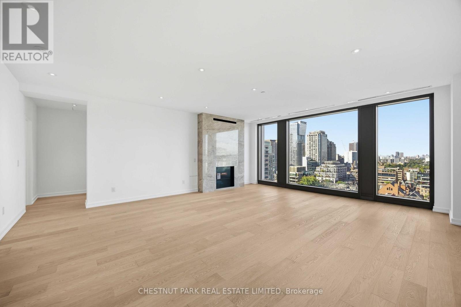 1402 - 1315 Bay Street, Toronto (Annex), Ontario  M5R 2C4 - Photo 3 - C14109382