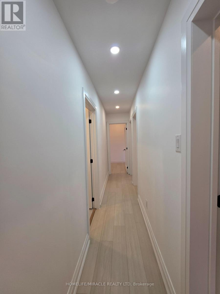 Main - U-1 - 22 Rossander Court, Toronto, Ontario  M1J 2B7 - Photo 13 - E14109348