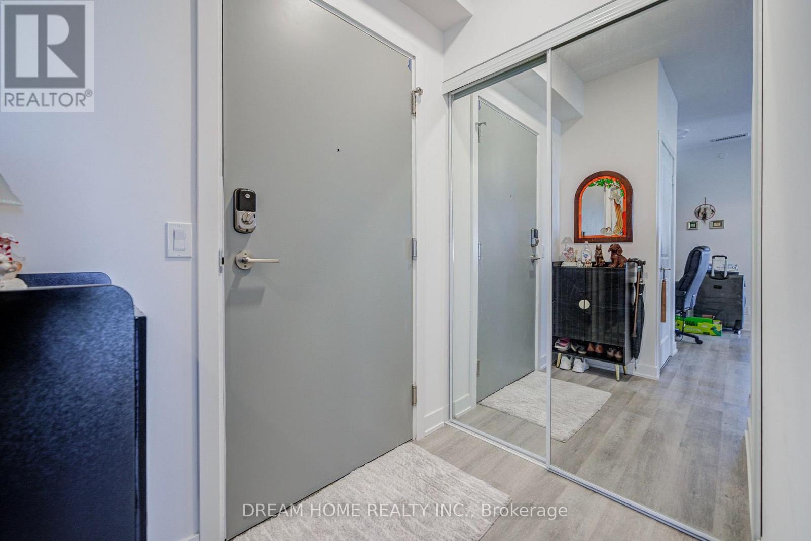 3407 - 30 Upper Mall Way, Vaughan (Brownridge), Ontario  L4J 9L7 - Photo 3 - N14109378