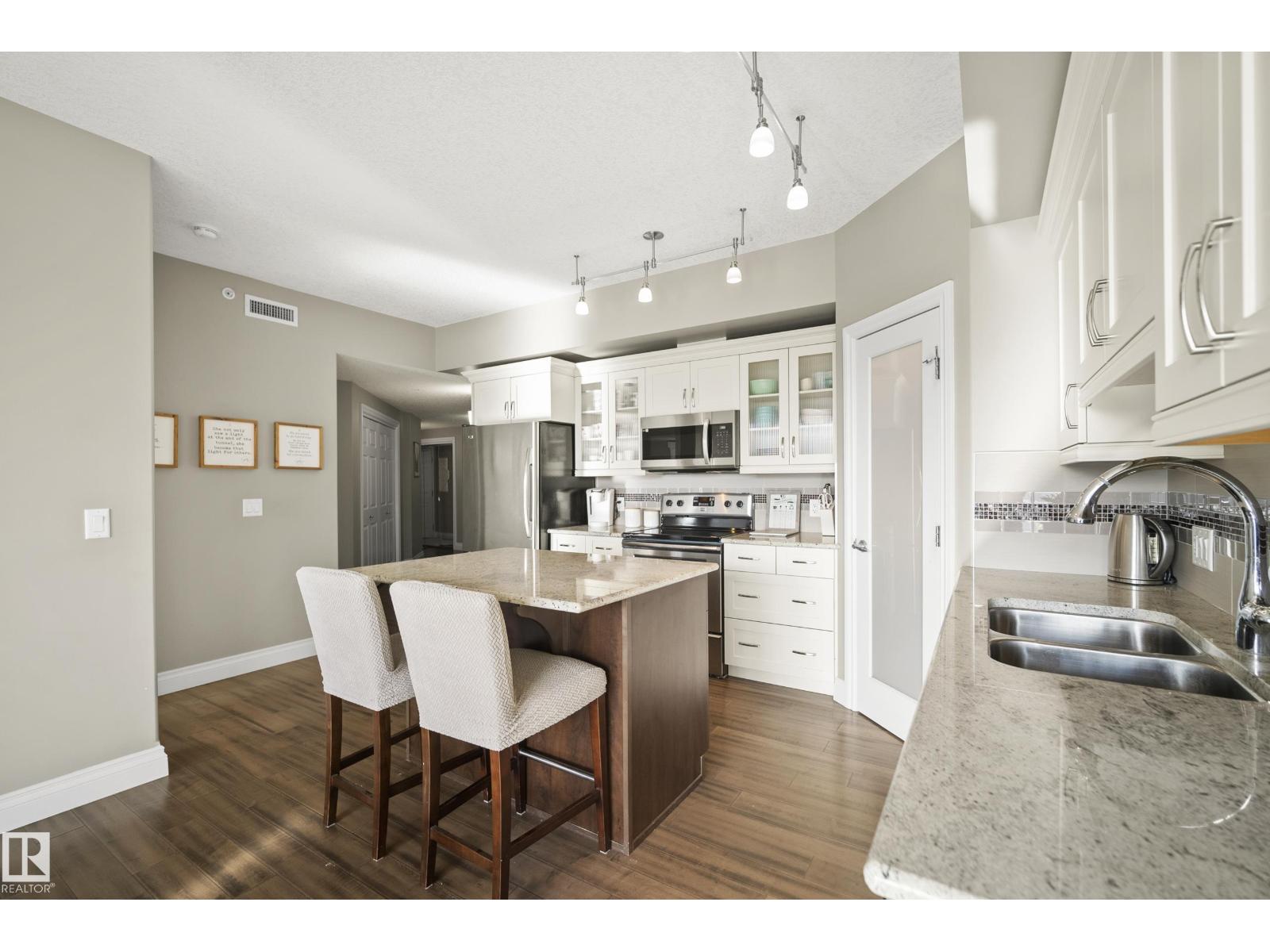 #1006 10303 111 ST NW