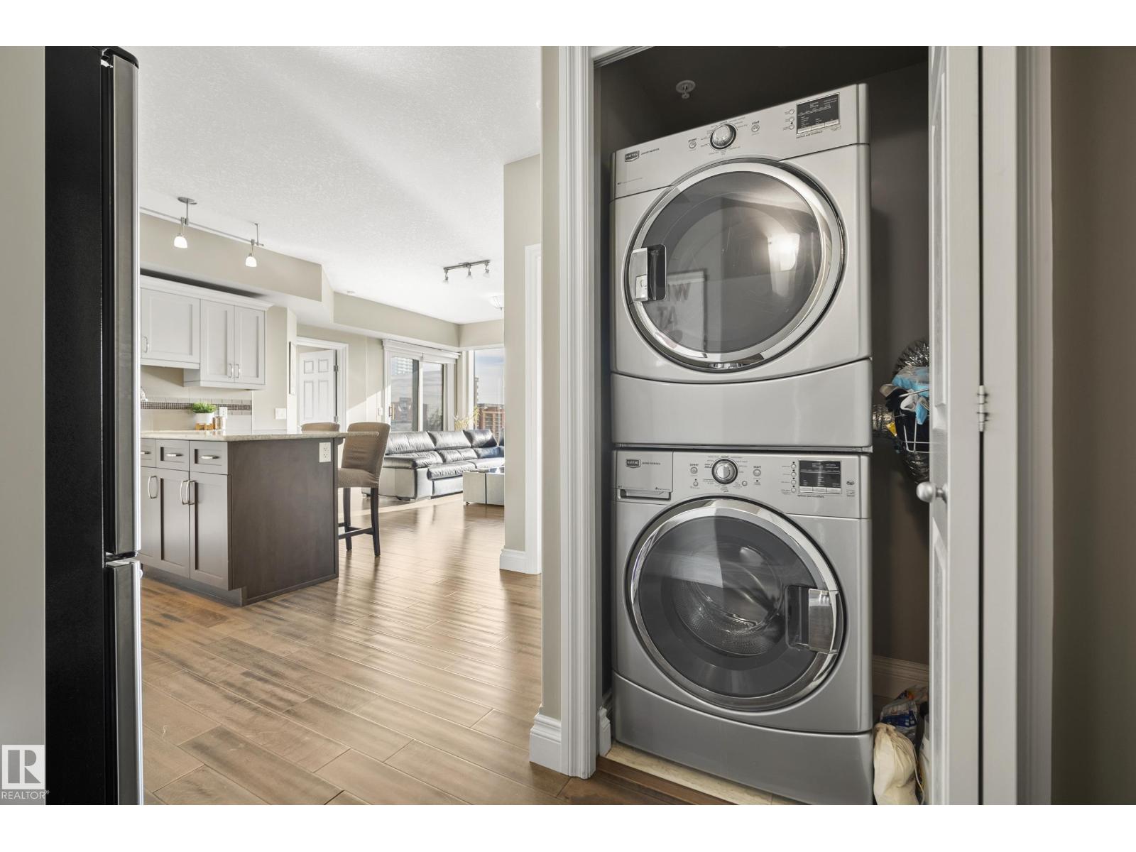 #1006 10303 111 ST NW