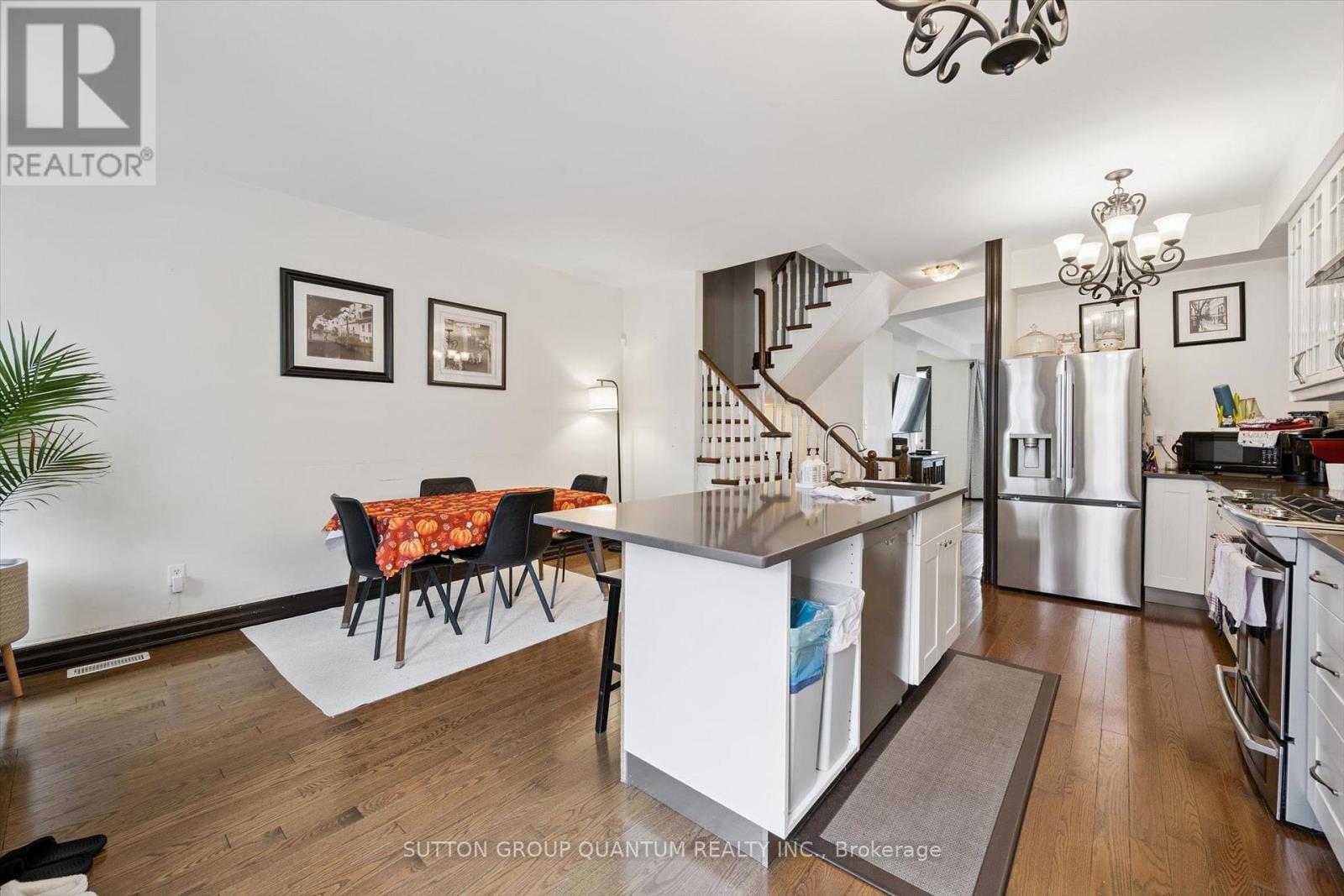2254 Norfolk Drive, Oakville, Ontario  L6H 6H5 - Photo 11 - W14109344