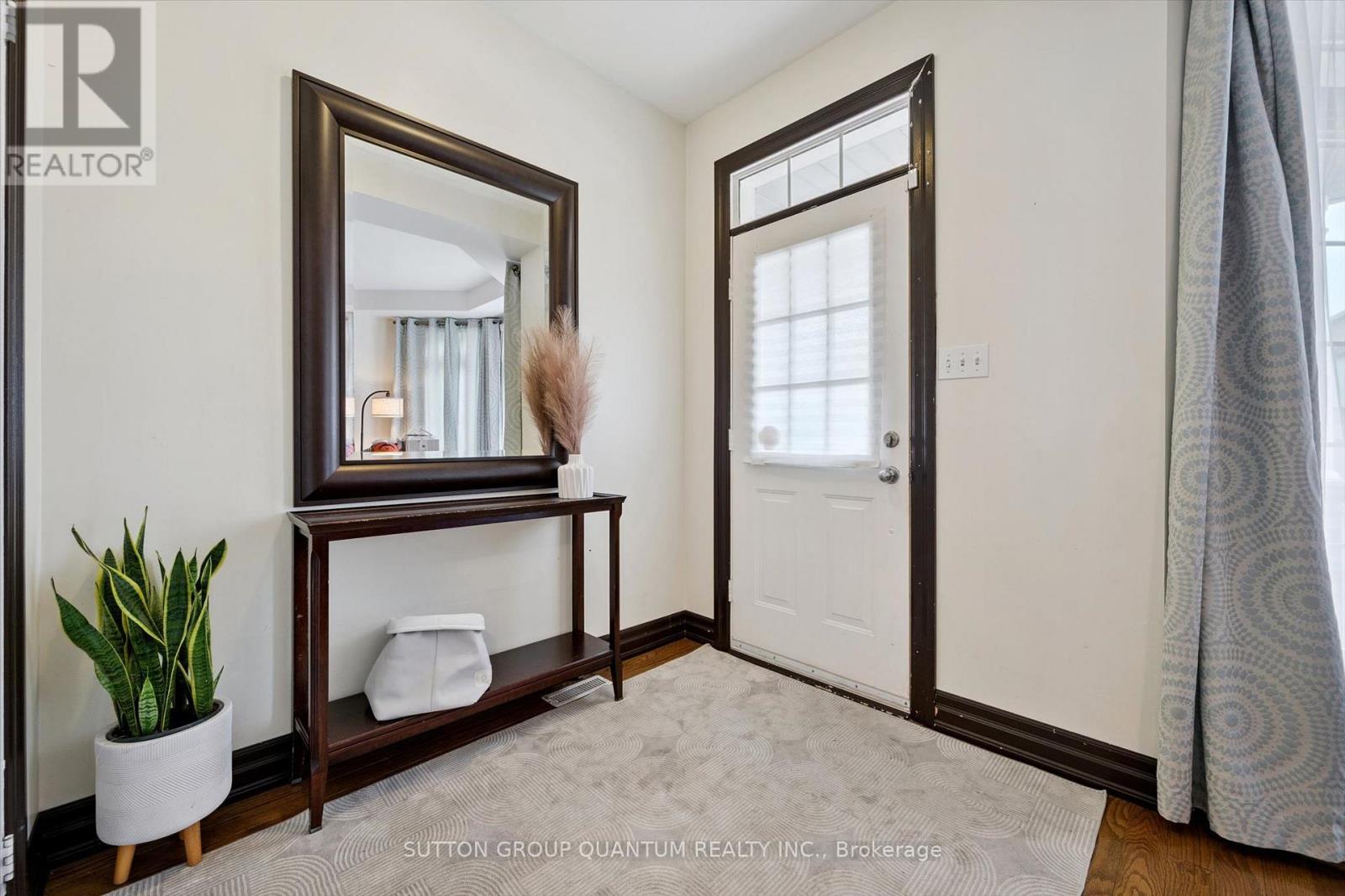 2254 Norfolk Drive, Oakville, Ontario  L6H 6H5 - Photo 2 - W14109344