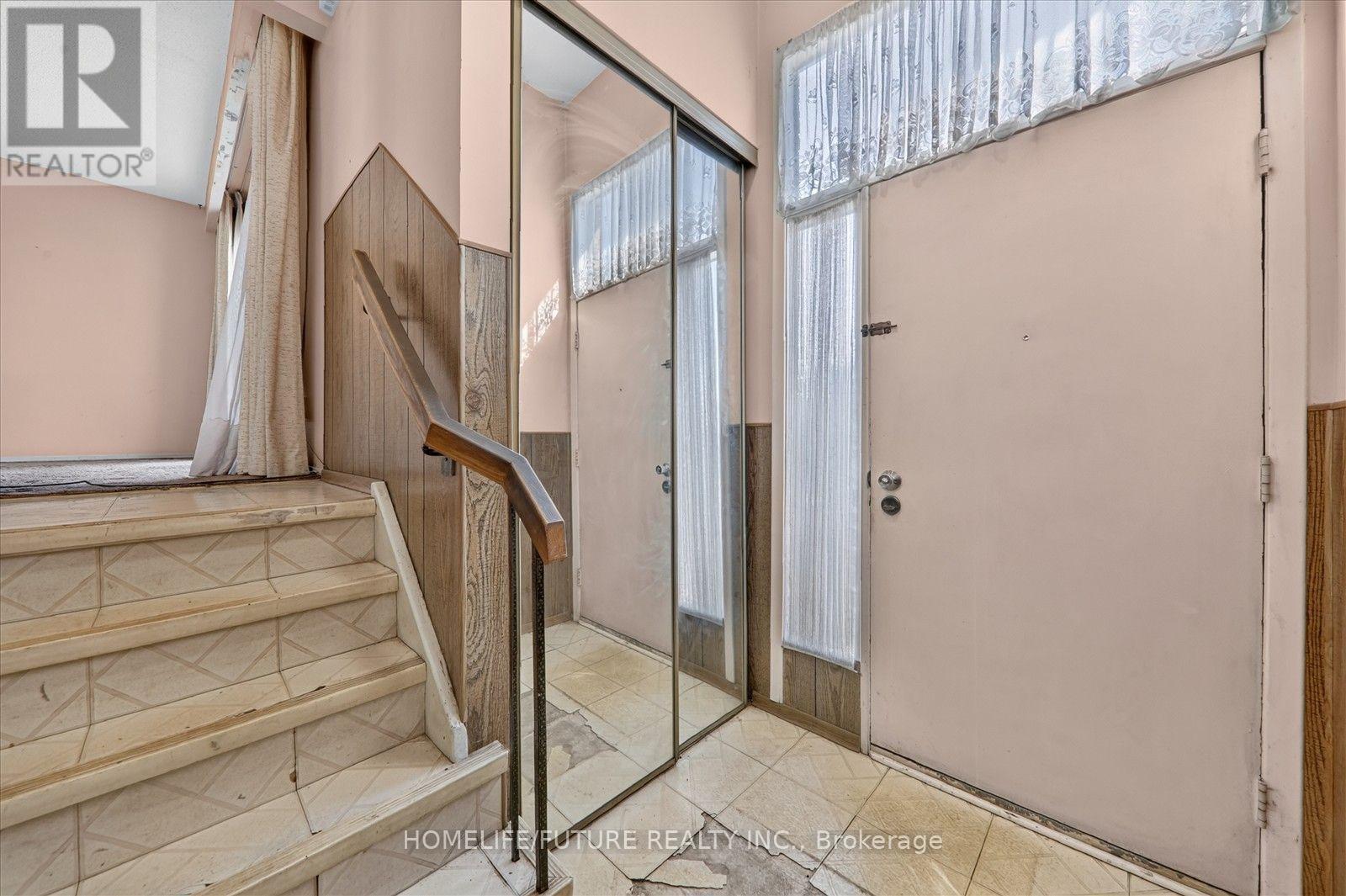 7 Winterfold Drive, Brampton, Ontario  L6V 3S7 - Photo 11 - W14109356