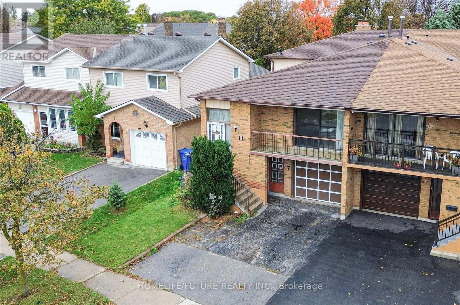 7 Winterfold Drive, Brampton, Ontario  L6V 3S7 - Photo 2 - W14109356