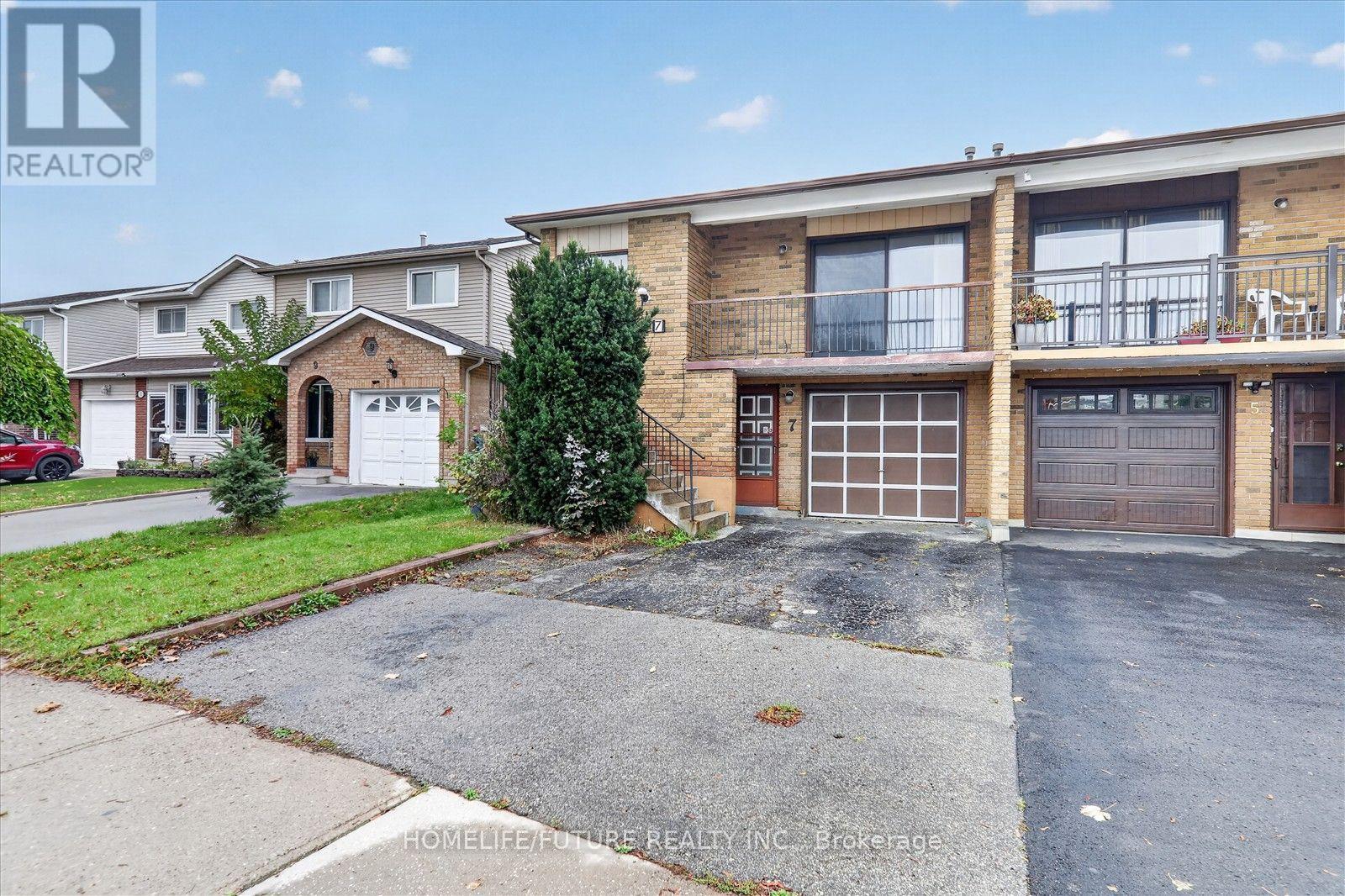 7 Winterfold Drive, Brampton, Ontario  L6V 3S7 - Photo 5 - W14109356