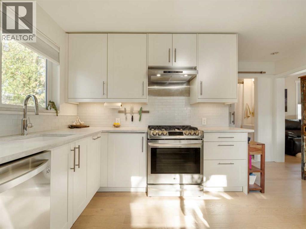 1306 9 Street N