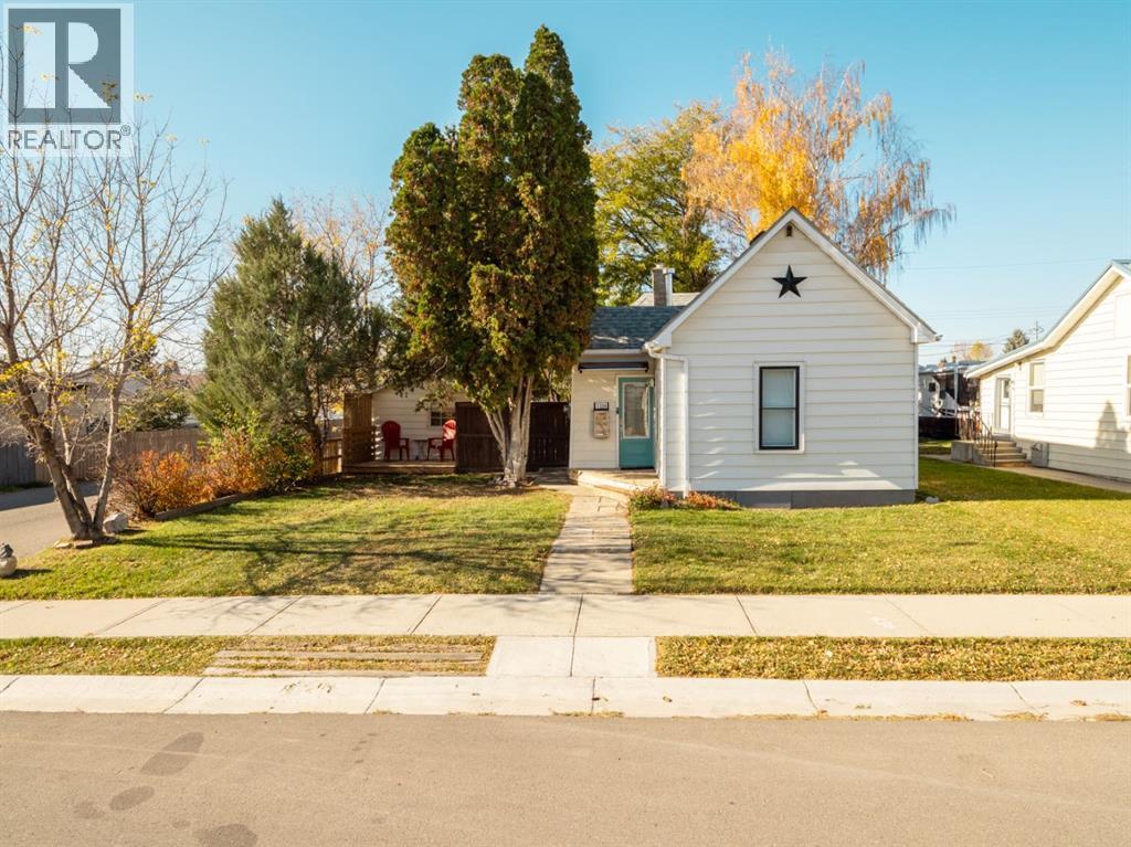 1306 9 Street N