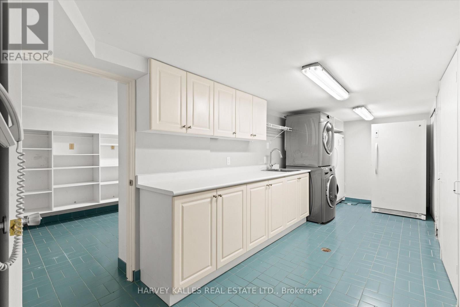 111 Laurelcrest Avenue, Toronto (Clanton Park), Ontario  M3H 2B2 - Photo 47 - C14109408