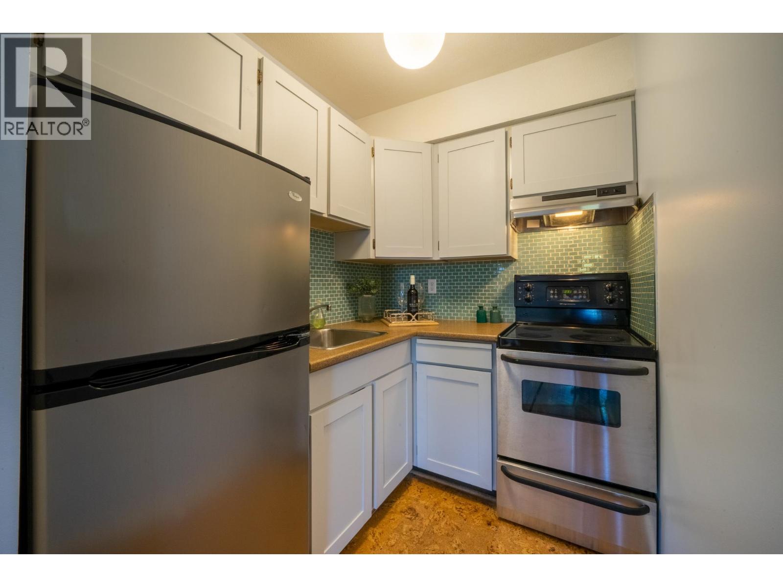 210 3465 Glen Drive, Vancouver, British Columbia  V5V 4S5 - Photo 2 - R3178002