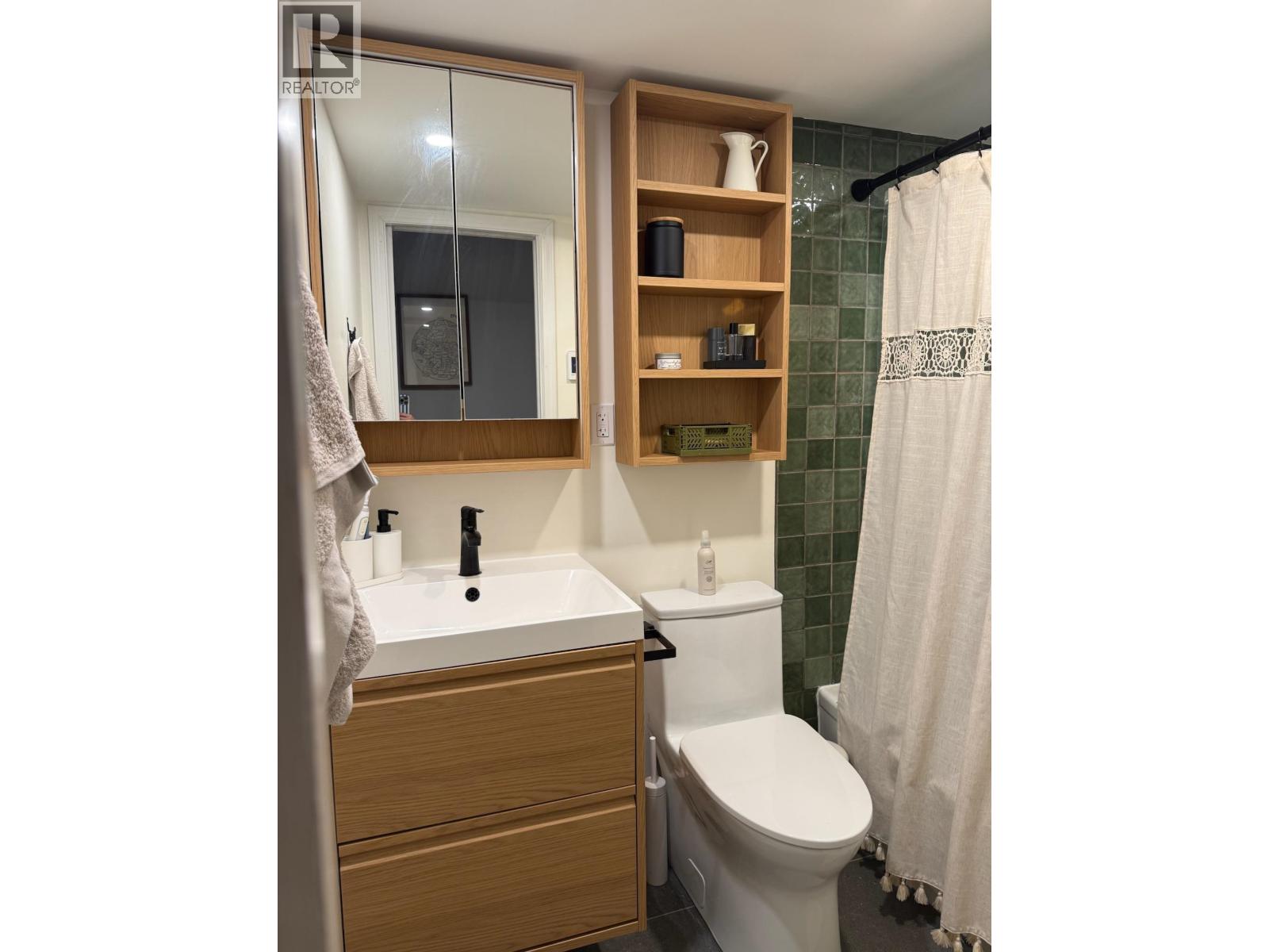 210 3465 Glen Drive, Vancouver, British Columbia  V5V 4S5 - Photo 4 - R3178002