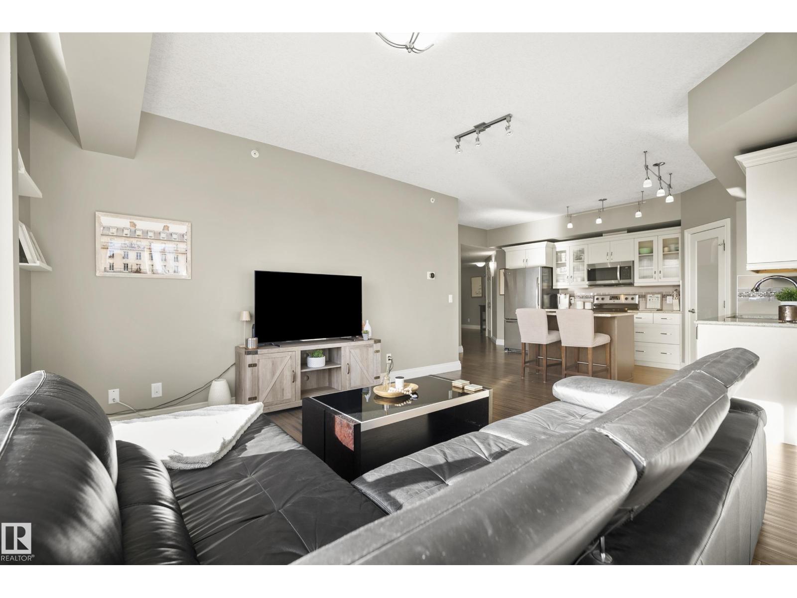 #1006 10303 111 ST NW