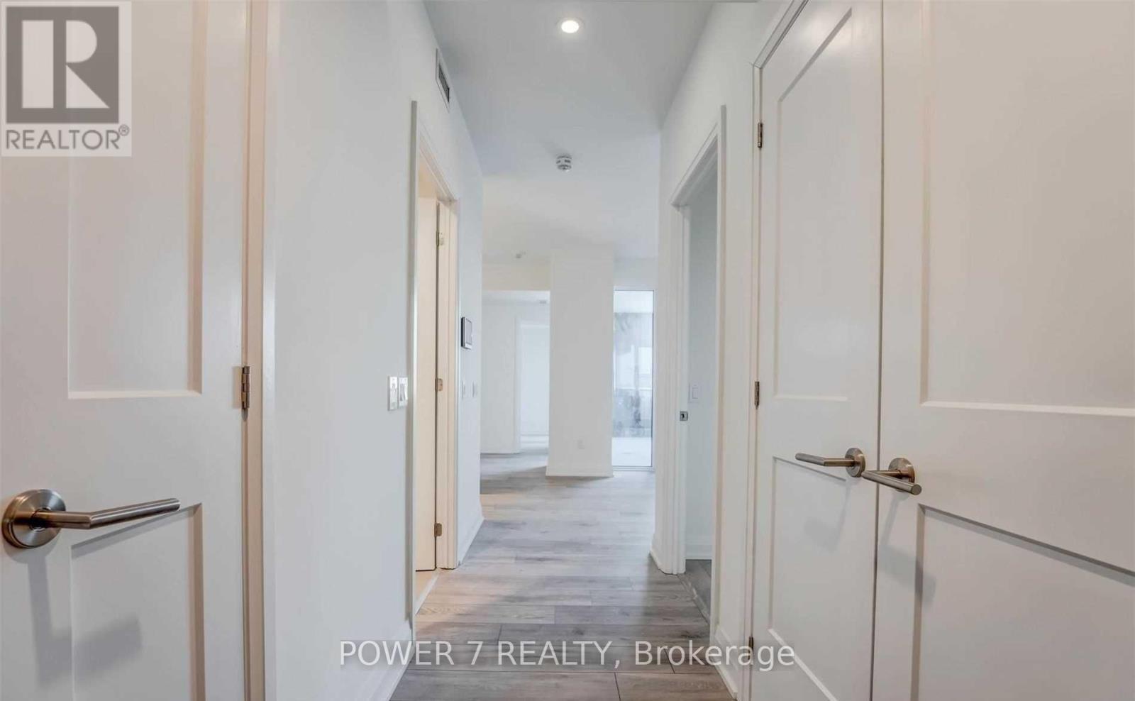 1001 - 21 Park Street E, Mississauga (Port Credit), Ontario  L5G 1L7 - Photo 3 - W14109402