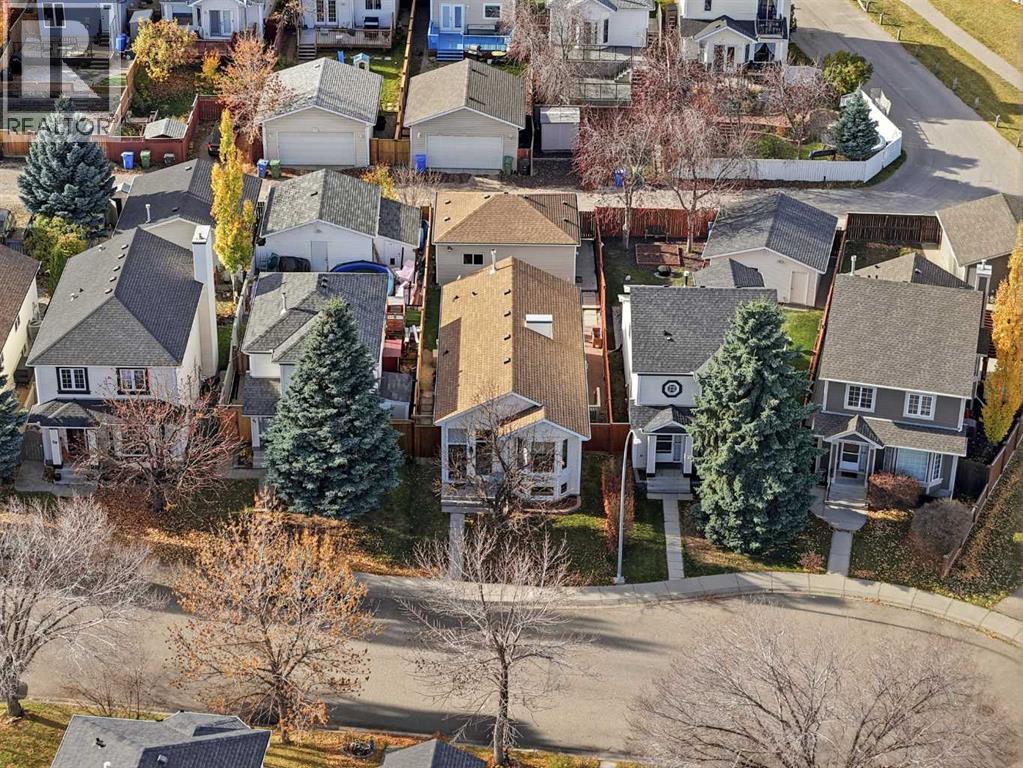 60 Hidden Green NW
