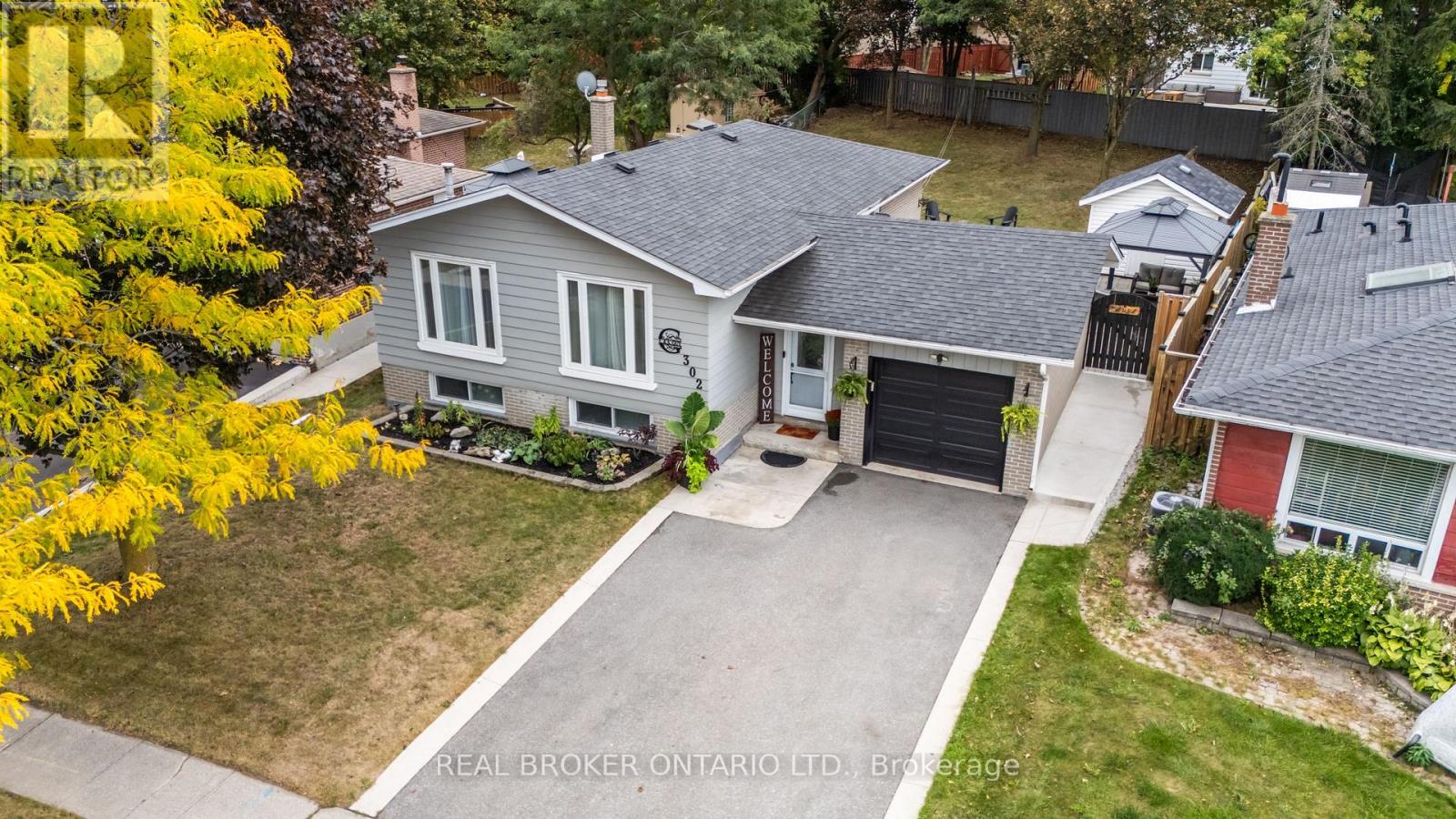 302 Delrex Boulevard, Halton Hills, Ontario  L7G 4G8 - Photo 2 - W14108728