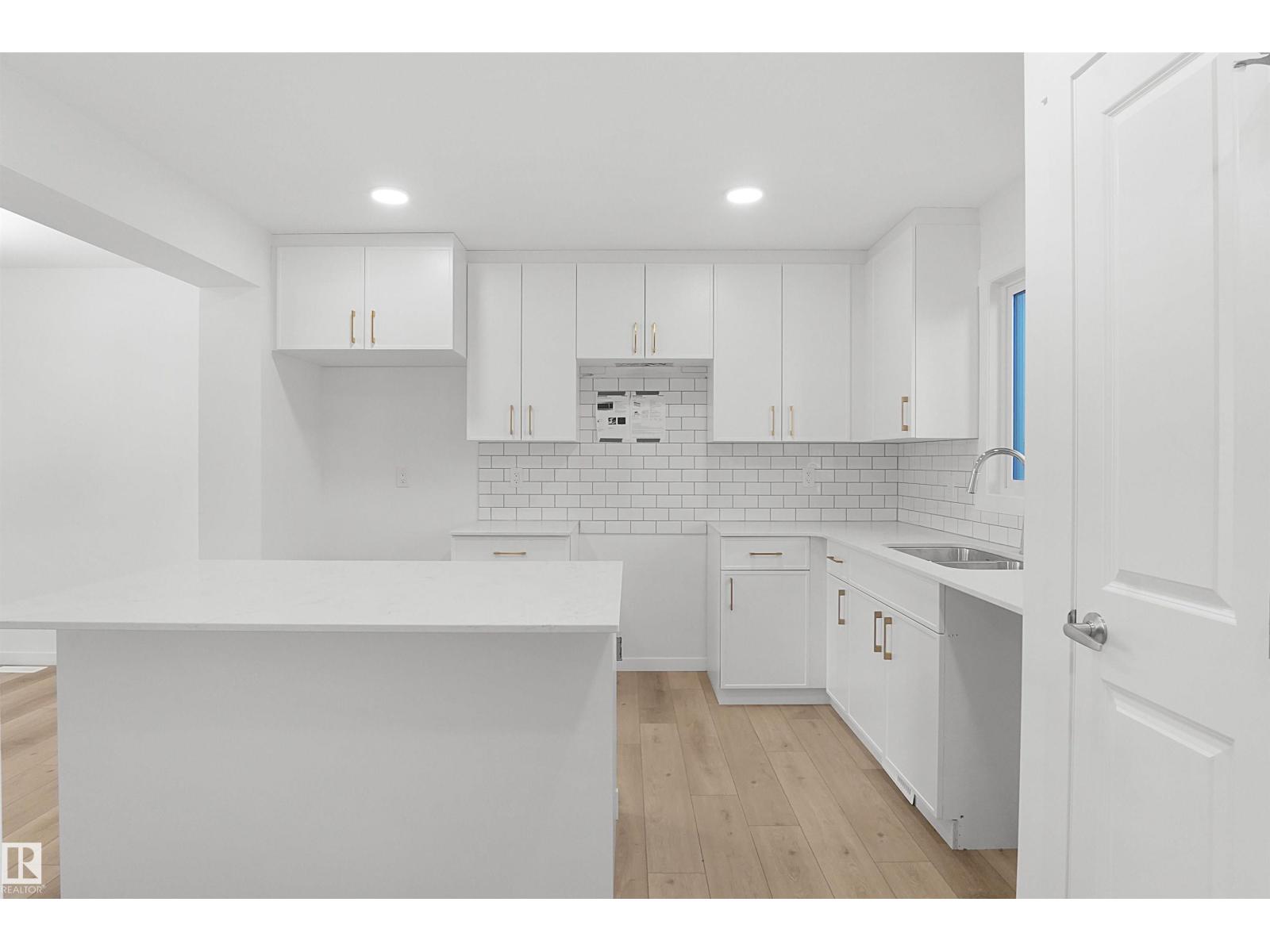 415 Aster Dr NW, Edmonton, Alberta  T6T 2N8 - Photo 11 - E4510746