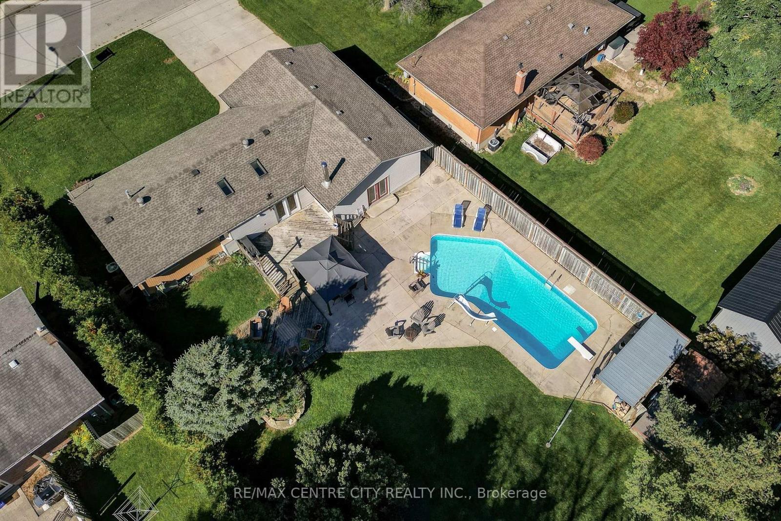 68 Lois Avenue, Central Elgin, Ontario  N5R 5A4 - Photo 5 - X14109438