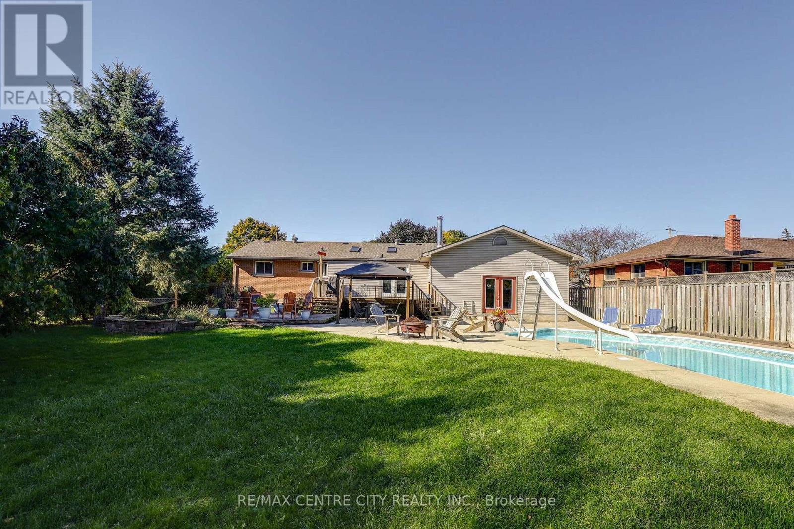 68 Lois Avenue, Central Elgin, Ontario  N5R 5A4 - Photo 6 - X14109438