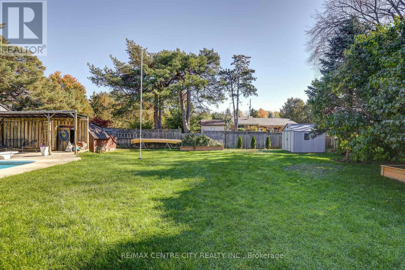 68 Lois Avenue, Central Elgin, Ontario  N5R 5A4 - Photo 8 - X14109438